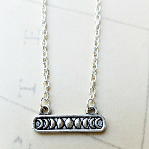 Adorable💕Phases of the Moon Necklace Bar - Picture 2 of 2
